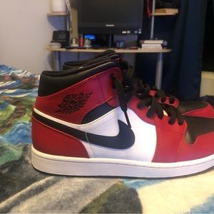 Looking for someone I could sell these shoes to. I can’t fit these shoes